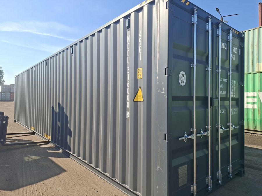 Otevřené dveře čtyřicetistopého High Cube kontejneru